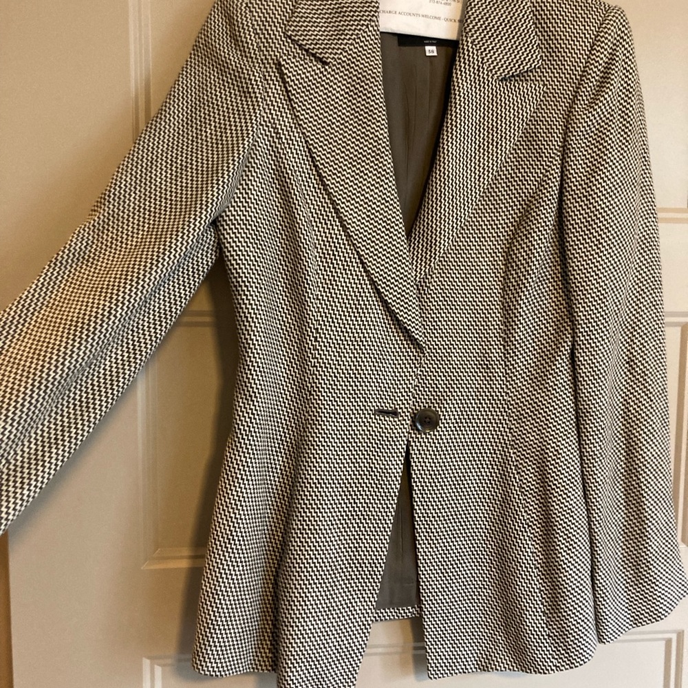 🤍 Gorgeous Armani blazer jacket coat sportcoat, sz 38. A most beautiful staple!